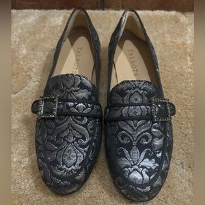 TALBOTS BLACK SILVER EMBOSSED JACQUARD METALLIC JEWELL BUCKLE LOAFER SHOE SZ 5.5